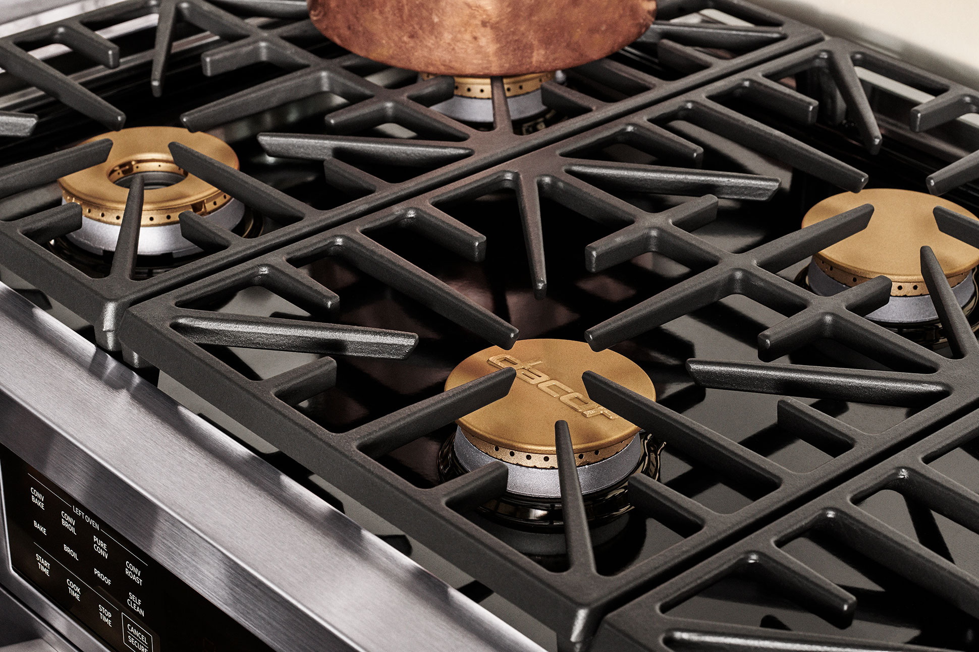 Dacor range close up of gas cooktop